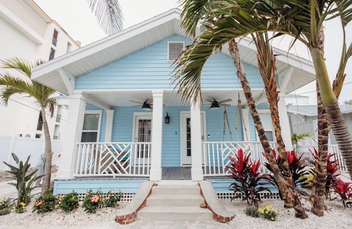Clearwater Beach House | Clearwater Beach Bungalow Steps from the sand! Private Heated Pool!