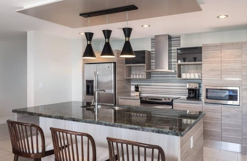 Clearwater Beach Condo | Clearwater Beach Resort 4BR Suite