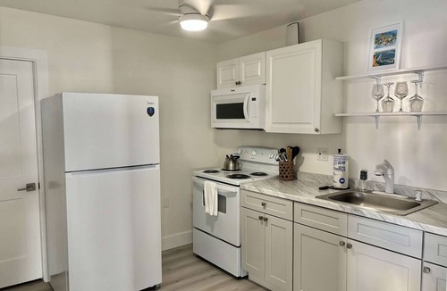 Bay Esplanade Apartment | Clearwater Beach Retreats - Bayside Flat