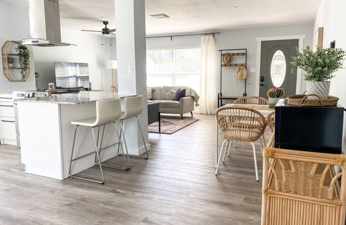 Clearwater House | 🔆Clearwater Coastal Cottage🔆 newly renovated, near beaches & downtown Dunedin