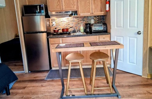 Clearwater Cabin | Clearwater Creekfront Tiny Home - Safety Harbor