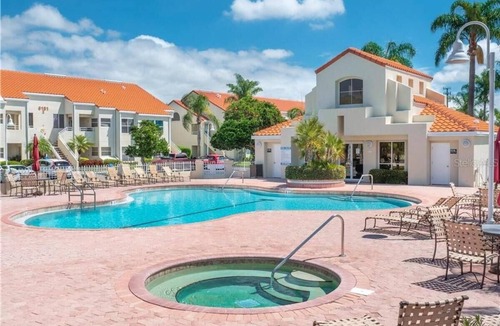 Isla del Sol Condo | Close to beach, St Petersburg Fl. Stylish 1st floor