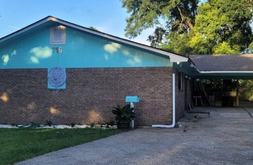 South Pensacola House | Close to Downtown, Restaurants, Markets , Events ,Beaches and Naval Base.