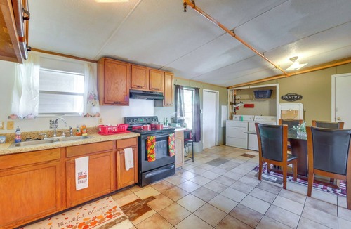 Fort Valley Apartment | Close to Festivals & Rodeos! Fort Valley Apt