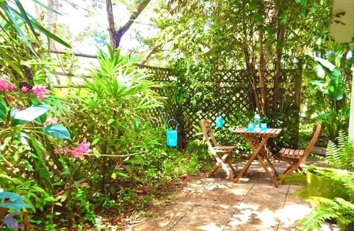 Fruitville Cottage | Close to Nathan Benderson-Owl's Nest Eco-Cottage