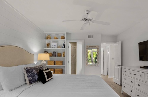 Gulf Pines Condo | Close to Pool, Granite and Stainless Steel Kitchen, Ground Floor Cottage