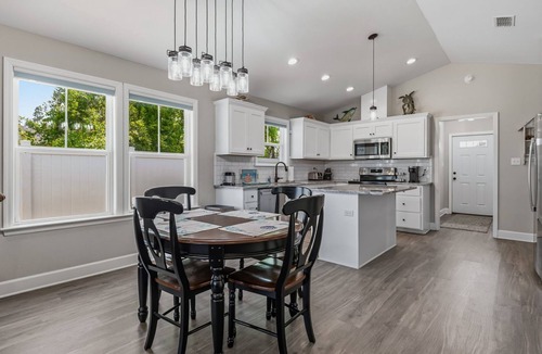Crawfordville House | Coastal 3BR Home w/Backyard & BBQ | Near Beaches!