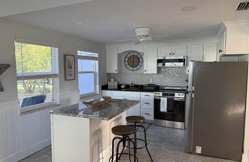 Paradise Bay House | Coastal Bay Retreat