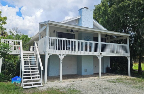 Woods N Waters House | Coastal Breezes of Crystal River