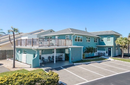Port Canaveral Apartment | Coastal Calm in Cape Canaveral - 1 bedroom steps from the beach 🏖