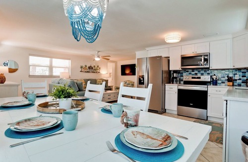 Anna Maria House | Coastal Cottage – Poolside Relaxation Just Steps from the Gulf