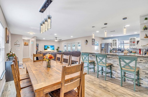 Rustic Oaks House | Coastal Escape: Kid-Friendly Home, Heated Saltwater Pool & Playground