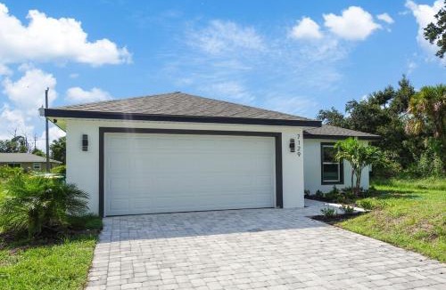 Englewood East House | Coastal Escape - New Luxury House