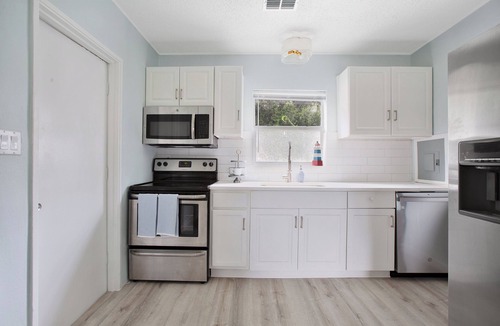 Merritt Island House | Coastal Hideaway! Space Coast Near Hospitals + Shopping