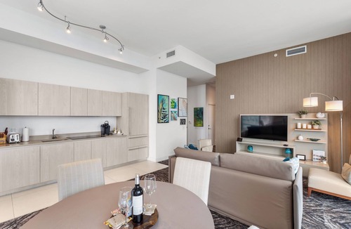Hollywood South Central Beach Condo | Coastal Living as its Finest: A Modern Apartment by the Sea