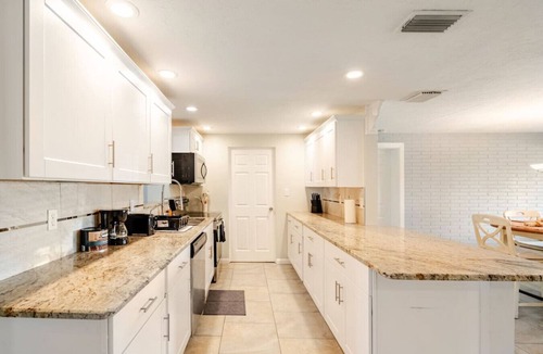 Sarasota Springs House | Coastal Retreat Near Beaches