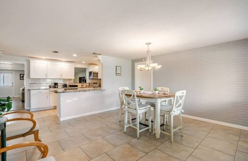 Sarasota Springs House | Coastal Retreat Near Beaches