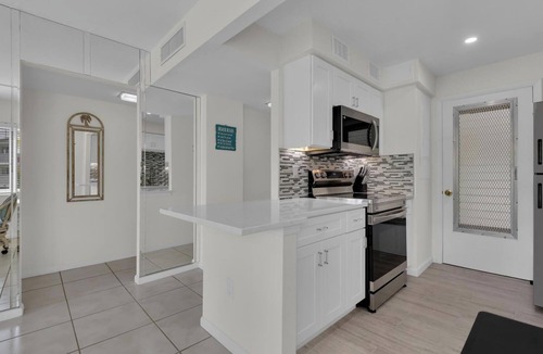 Coquina Sands Condo | Coastal Retreat Near the Beach and 5th Ave