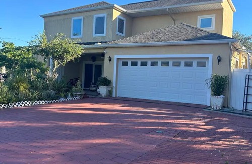 Pinellas Park House | Coastal Retreat: Steps to Lake Seminole, Mins to Madeira & Clearwater beach