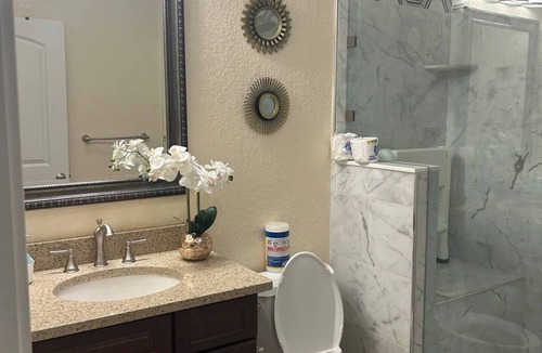 Pinellas Park House | Coastal Retreat: Steps to Lake Seminole, Mins to Madeira & Clearwater beach