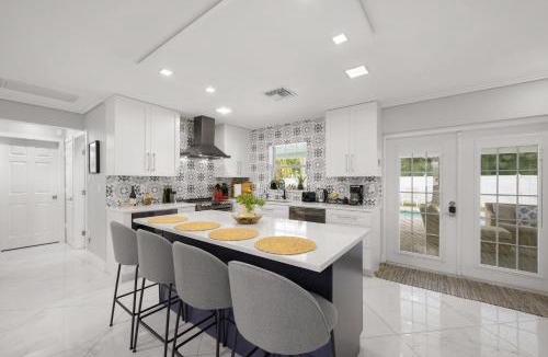 Pinellas Park House | Coastin Close Family Fun HTD Pool Outdoor Games