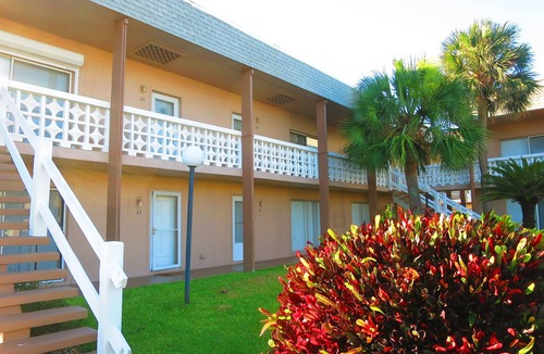 Cocoa Beach Condo | COCOA BEACH ESCAPE IN OCEANFRONT COMPLEX POOL & BEACH ACCESS GROUND FLOOR CONDO