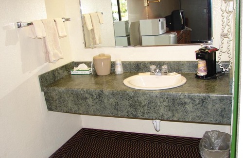 Columbus Hotel | Columbus Inn & Suites