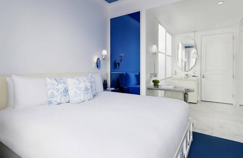 SoHo Hotel | Comfort and Convenience! Parking, Pets Allowed, Close to Elizabeth Street Garden