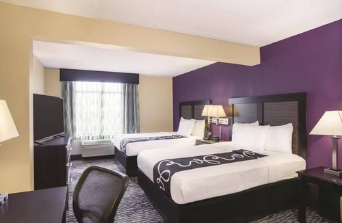 Clearwater Hotel | Comfort Inn & Suites Clearwater South - Pinellas Park