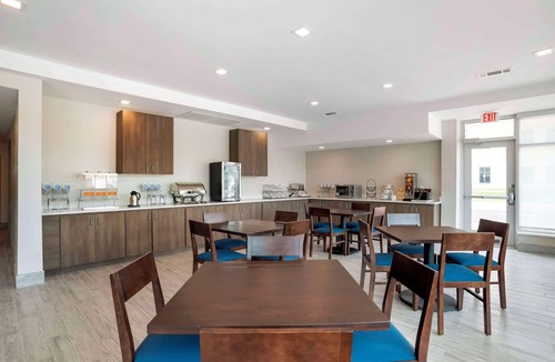 Fort Walton Beach - Destin Hotel | Comfort Inn & Suites Destin near Henderson Beach