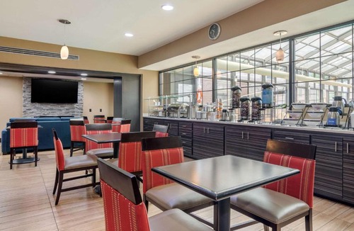 Perry Hotel | Comfort Inn & Suites Perry National Fairgrounds Area