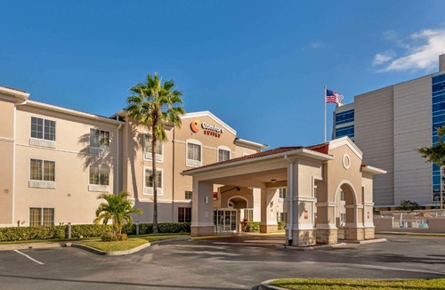North Orange Hotel | Comfort Suites Downtown