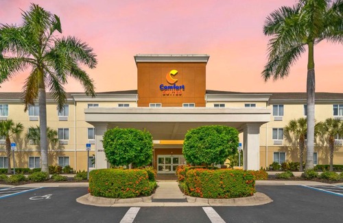 Bee Ridge Hotel | Comfort Suites Sarasota-Siesta Key