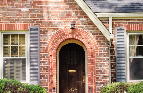Montgomery House | Comfortable 3BR Stay | Near Riverwalk Stadium