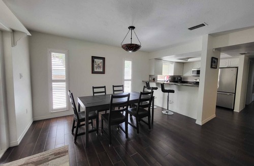 Ridge Wood Heights House | Comfortable home, heated salt-cell pool with child-safety, 10 min from the beach