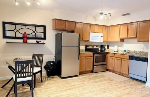 Oakford Park Apartment | Comfy 1 Bedroom Escape Near Downtown Tampa