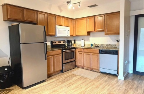 Oakford Park Apartment | Comfy 1 Bedroom Escape Near Downtown Tampa