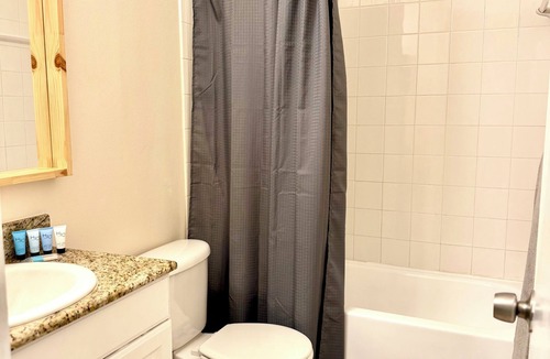 Oakford Park Apartment | Comfy 1 Bedroom Escape Near Downtown Tampa