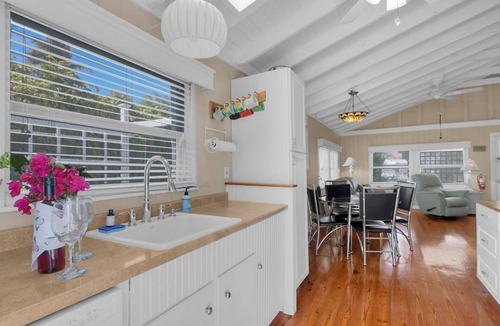 Marathon House | Conch Key Cottage 2 bed 1 bath home w/ramp access