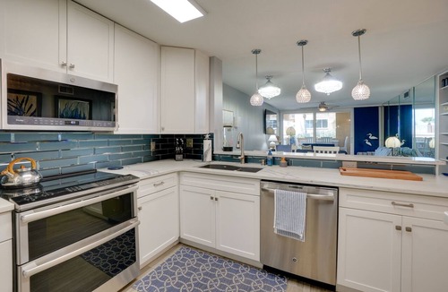 Redington Beach Condo | Condo w/Pool in Redington Beach!