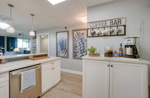 Redington Beach Condo | Condo w/Pool in Redington Beach!