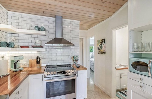 Indian Beach Sapphire Shores House | Contemporary Coastal Cottage