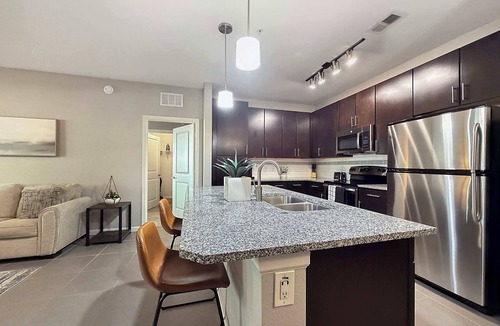 Pinellas Park Apartment | Contemporary Comfort in Prime Location