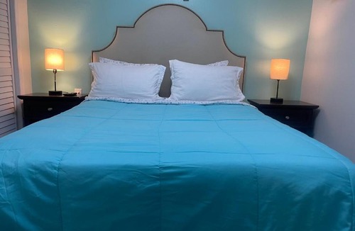 West Palm Beach Apartment | Convenient and Private Downtown 1BR Near Beach