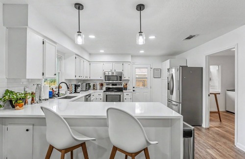Lakeland House | Conveniently Located - S Lakeland Pool Home, Pet and Family Friendly