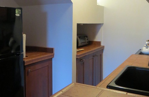 Shinnecock Hills Cottage | Converted Coach House - 1-BR Duplex, bay view, private, just renovated