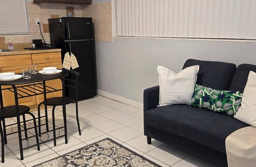West Miami House | Cool house with AC in vibrant Miami