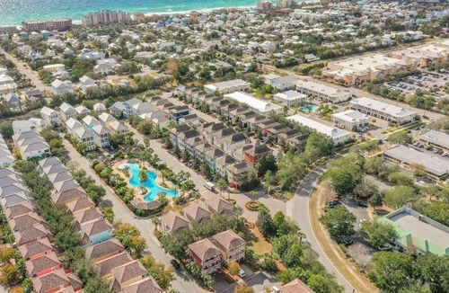Villages of Crystal Beach House | Coral by AvantStay