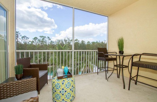 Ole Condo | Coral Falls 3rd flr. condo w/incredible pool views from private screened lanai (bldg. w/elevator)