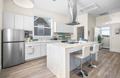 Auburndale Condo | Costa 1BD Lake Condo - Paradise - Beautiful Area